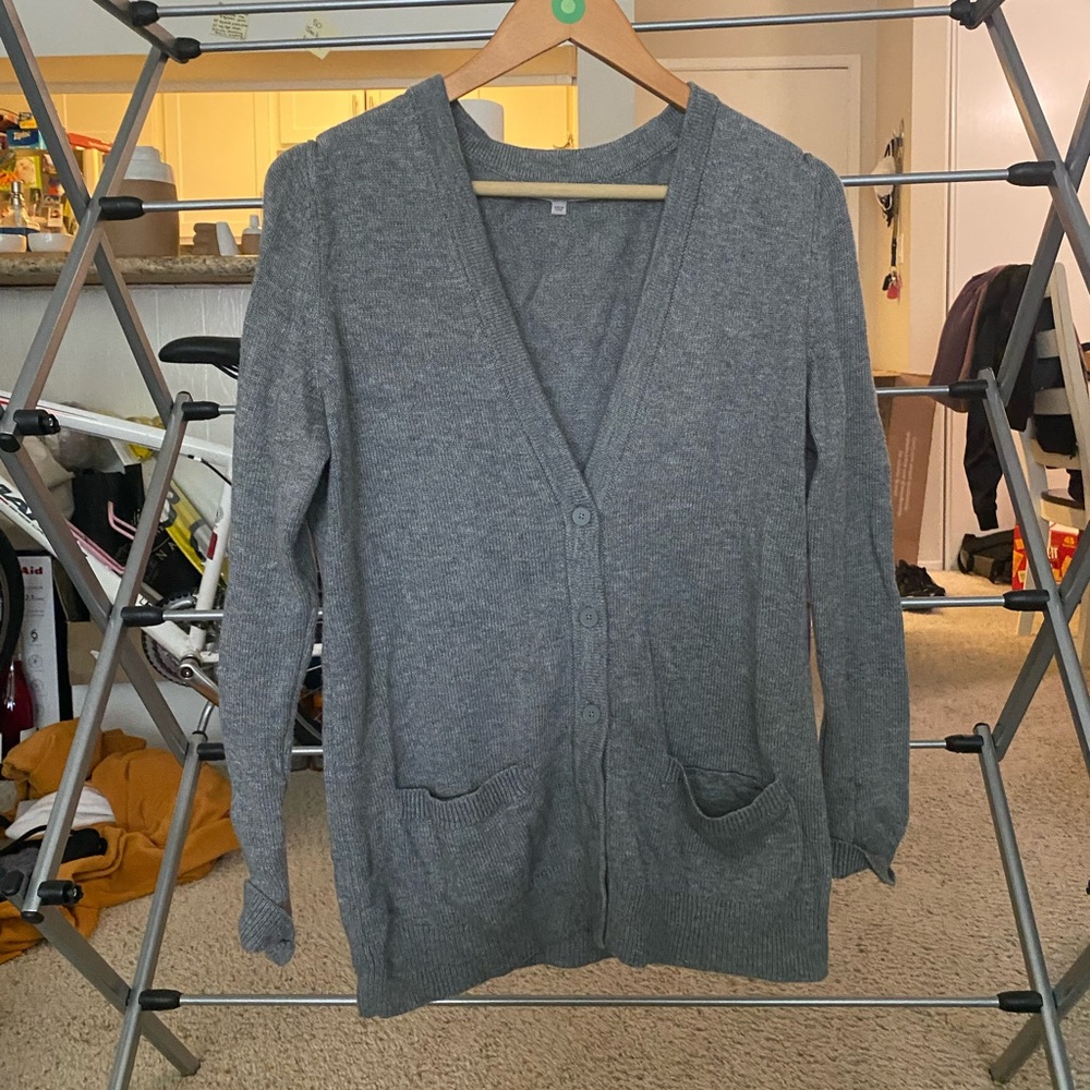 Gray Gap Cardigan Size Medium